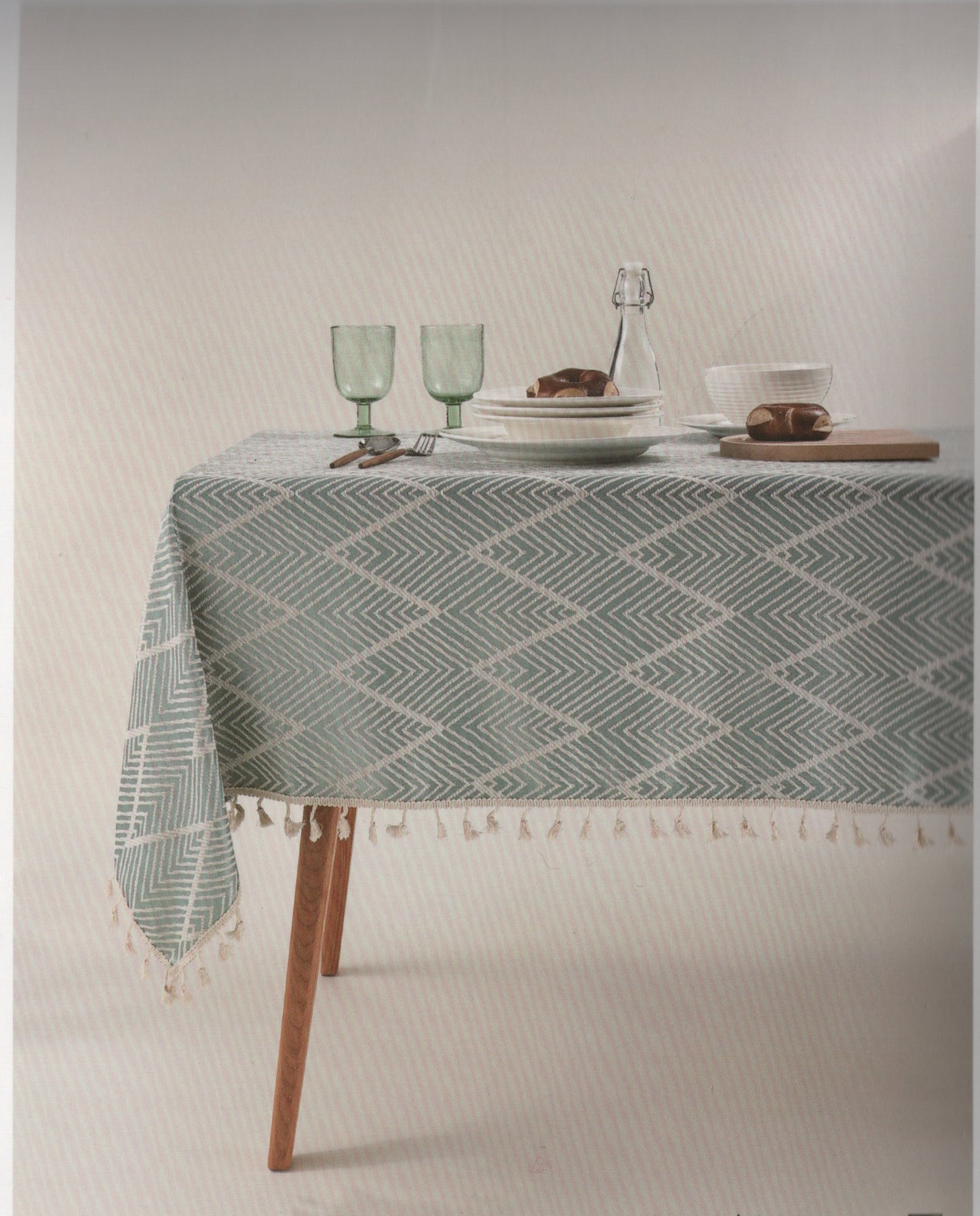 Elegant Green Tablecloth with White Line Detail (140cm x 180cm)